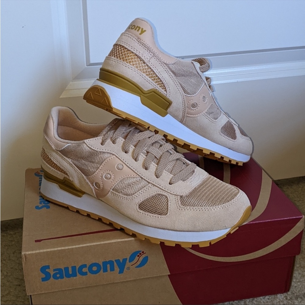 Brand new Saucony Shadow Original S2108-649 Tan Size 7 Mens (size 8.5 Women’s)